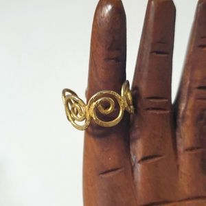 Vintage metal gold tone spiral ring from flea market in Greece